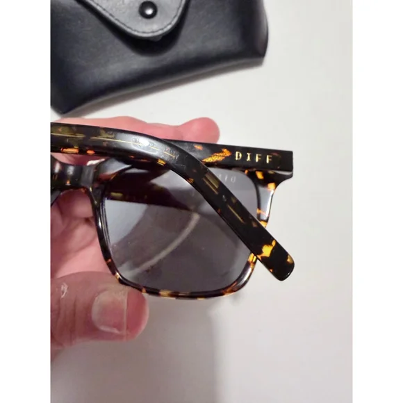 DIFF Billie Polarized Tortoise Sunglasses One Size Brown Black - Picture 5 of 11